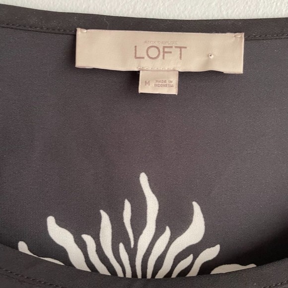 Loft Black and Cream Semi Sheer Floral Roll Tab Sleeve Career Ladies Blouse, M - Picture 3 of 8